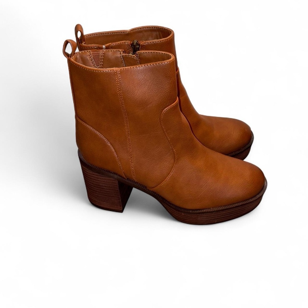 House of Harlow 1960 Brown Heeled Boots